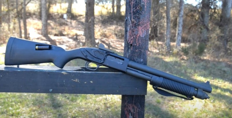The Mossberg 590 Shockwave Laser Saddle: Power-Packed for Self Defense